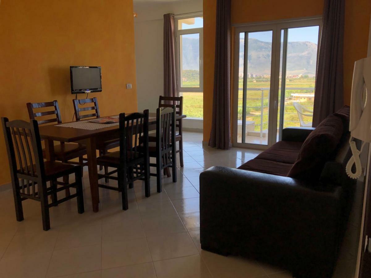 Rainbow Holiday Apartments Vlorë Buitenkant foto